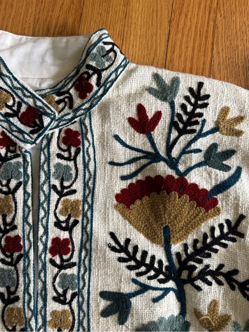 Kantha Suzani jacket - Picture 2 of 5